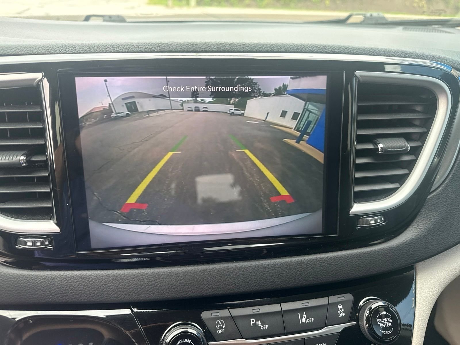 Used 2024 Silver Chrysler Touring L image 14