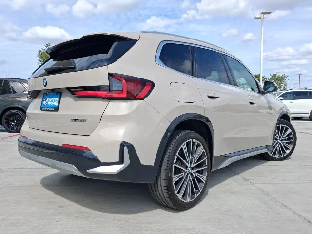 Used 2026 Beige BMW xDrive28i image 7