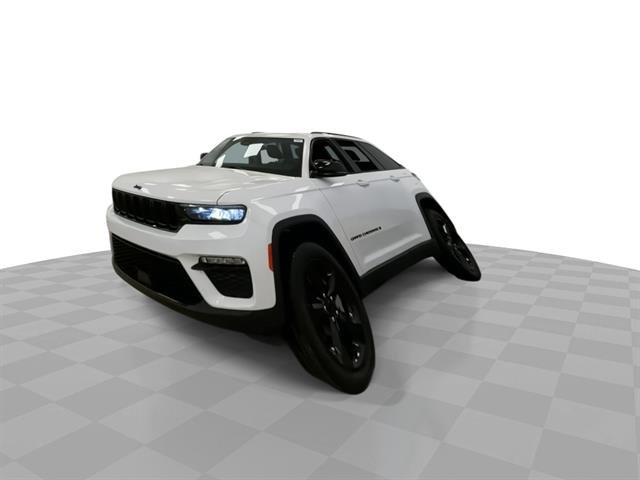 Certified Used 2023 White Jeep Limited 4x4 image 5