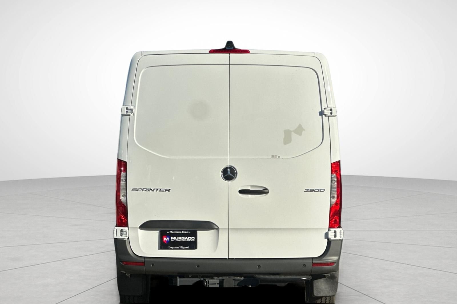 New 2026 Arctic+White Mercedes-Benz Cargo 144 WB image 6