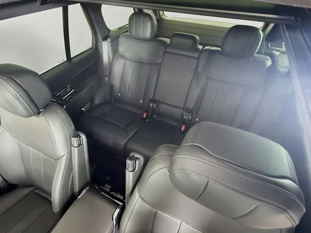 New 2026 Fuji White Land Rover SE image 14