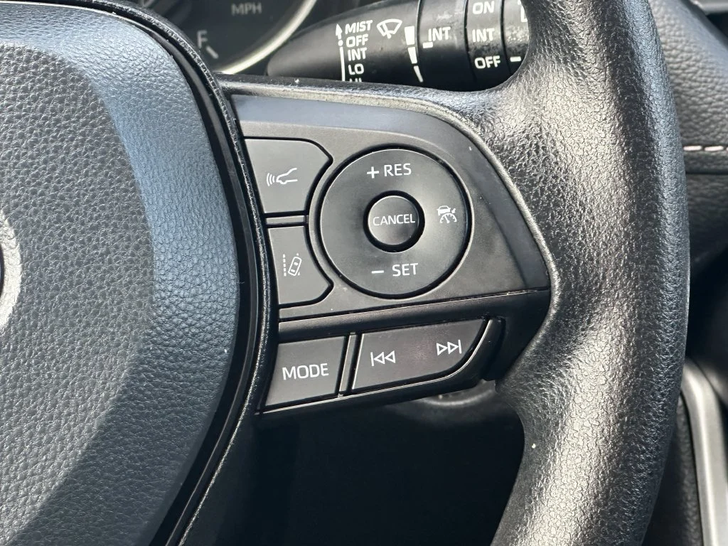 Used 2022 Gray Toyota XLE image 21