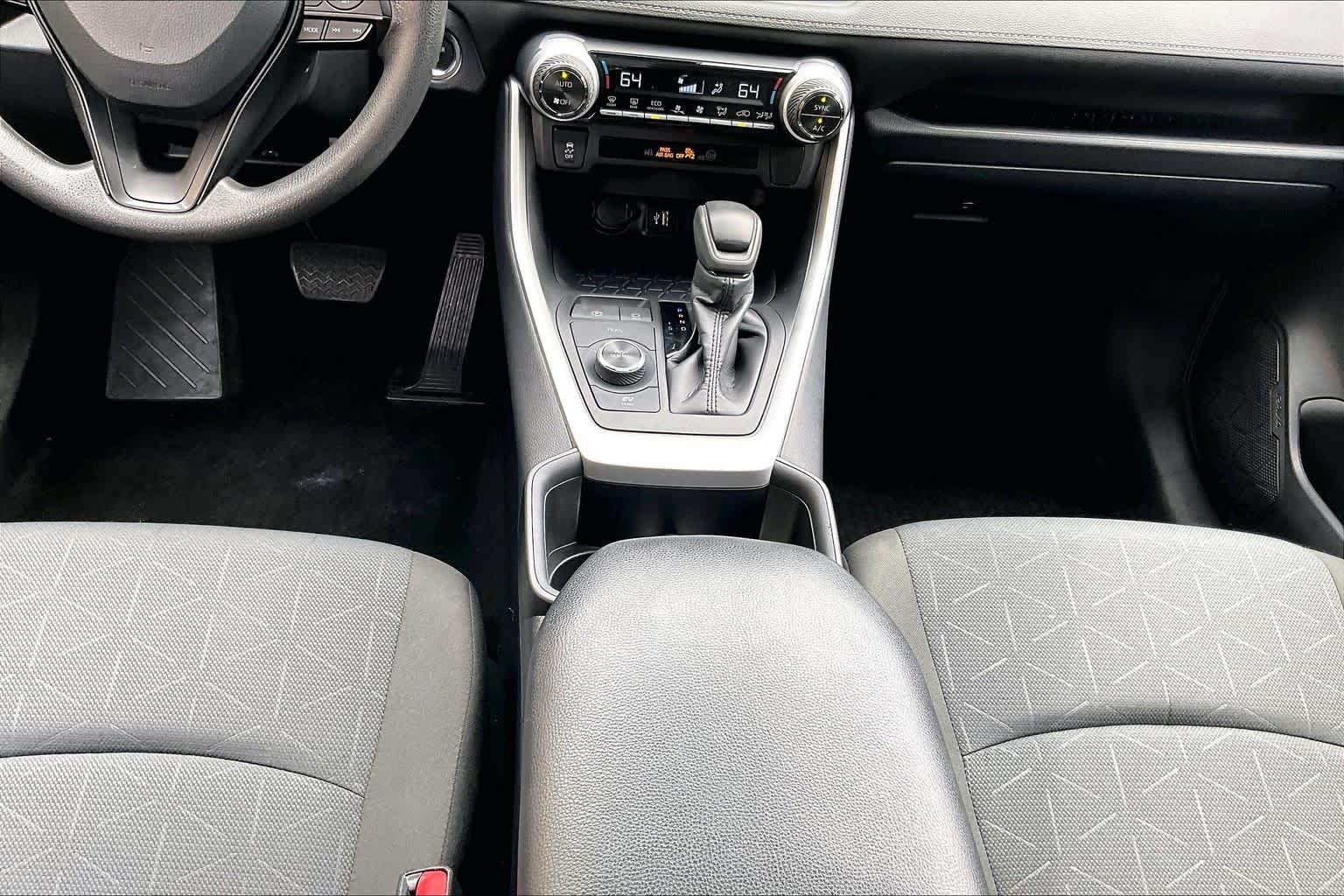 Used 2025 Ice Cap Toyota Hybrid XLE image 17