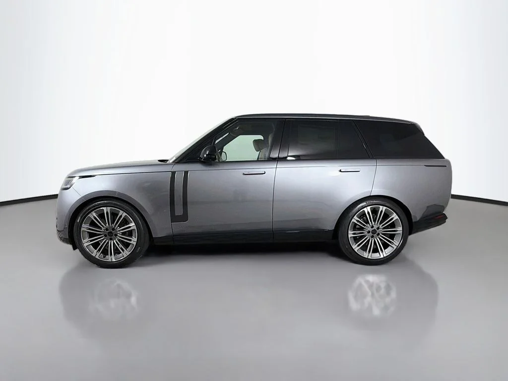 New 2026 Eiger Grey Land Rover SE image 8