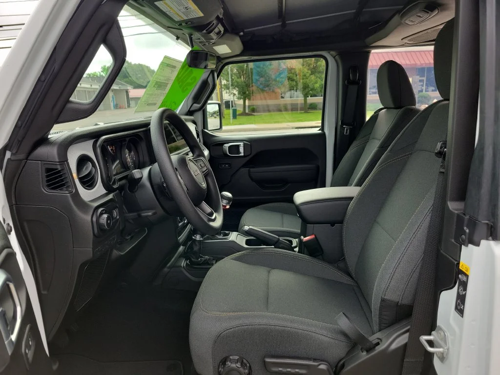 New 2026 Bright White Clear-Coat Exterior Paint Jeep Sport image 13