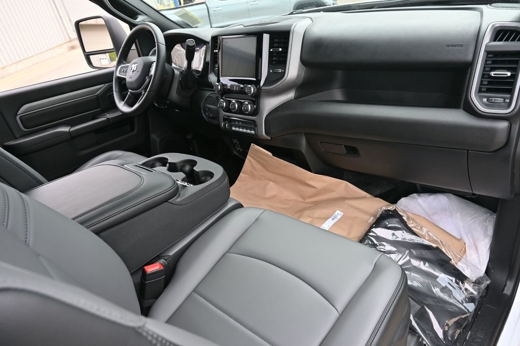 New 2026 Bright White Clearcoat RAM Tradesman image 12