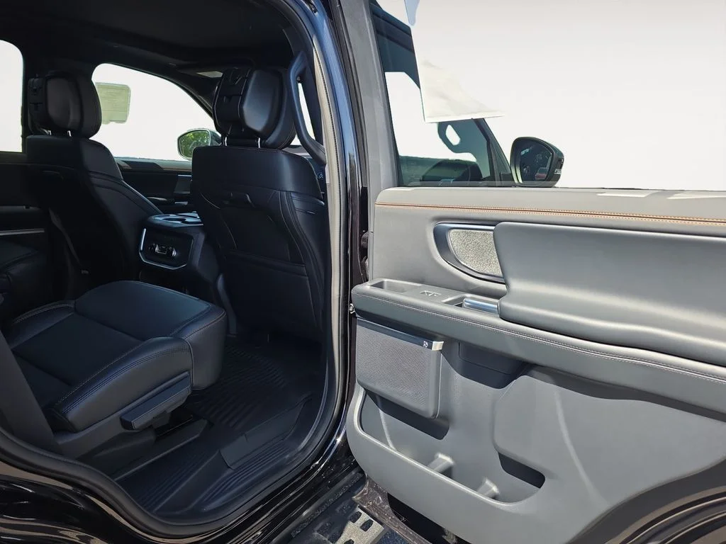 New 2026 AGATE BLACK METALLIC Ford Tremor image 12