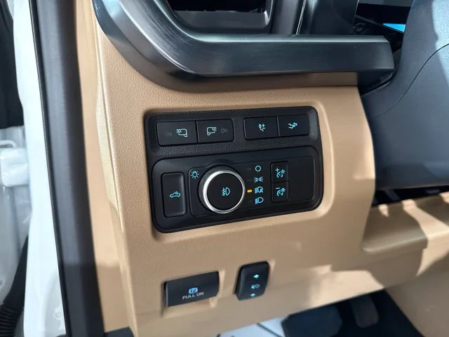 Used 2024 White Ford Lariat image 17