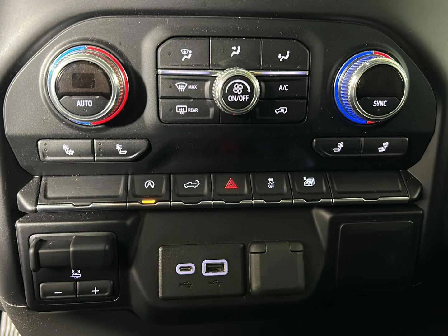Used 2019 Dark Sky Metallic GMC SLE image 19