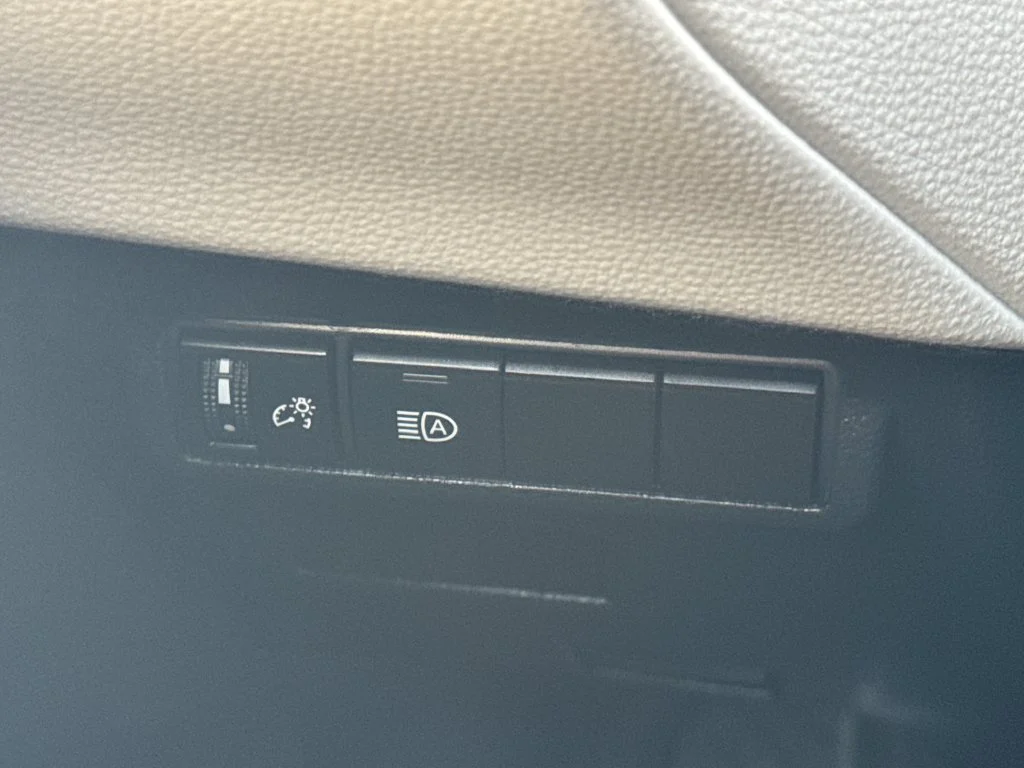 Used 2025 Silver Toyota L image 33