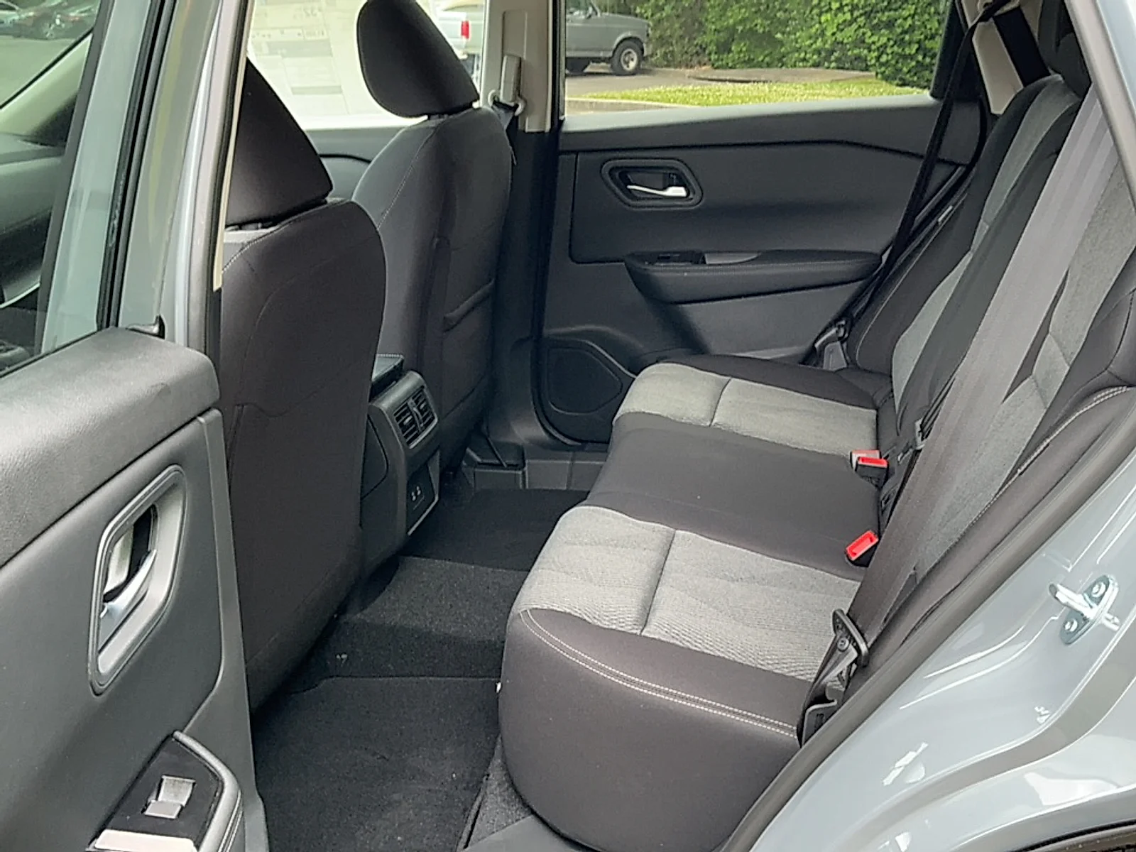 New 2026 Boulder Gray Pearl Nissan SV image 14