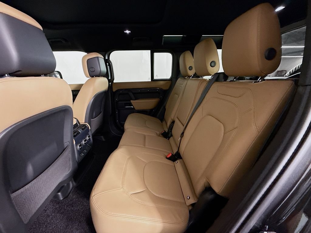 New 2026 Carpathian Grey Land Rover X-Dynamic SE image 21