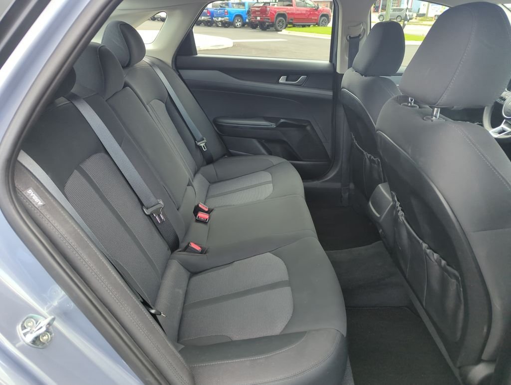 Used 2022 Silver Kia LXS image 31