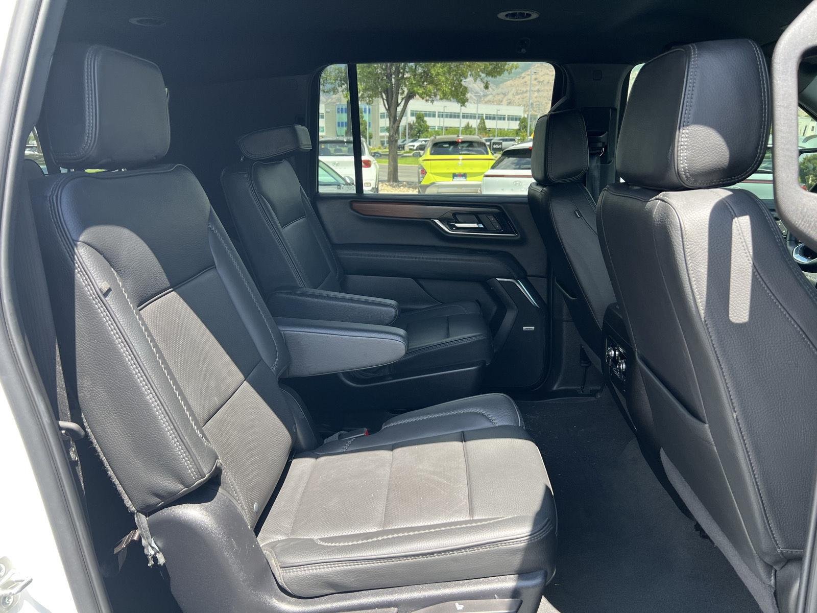 2025 GMC Yukon XL Denali - Photo 25