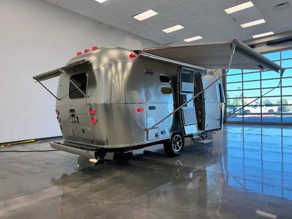 Used 2026 SILVER AIRSTREAM  image 9
