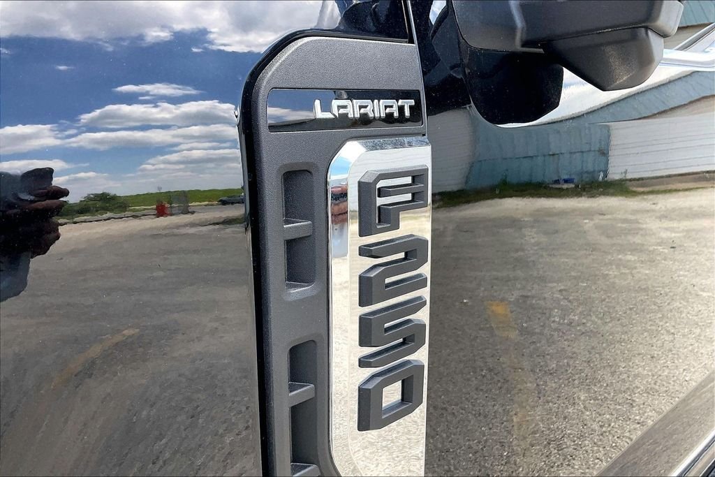 New 2026 Ford Super Duty F-250 Lariat 4D Crew Cab
