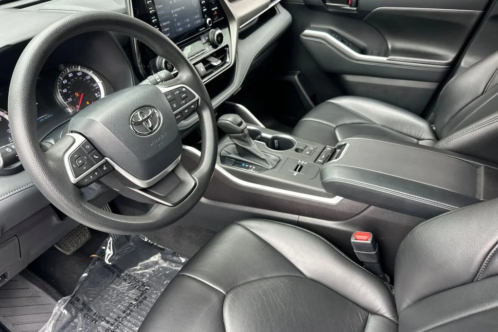 Used 2022 Beige Toyota L image 10