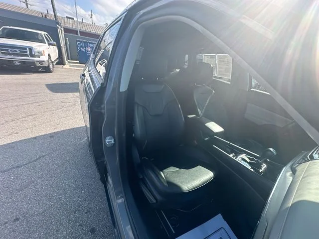 Used 2022 Gray Jeep Limited image 25