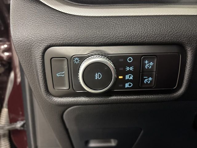Used 2023 Red Ford XLT image 15
