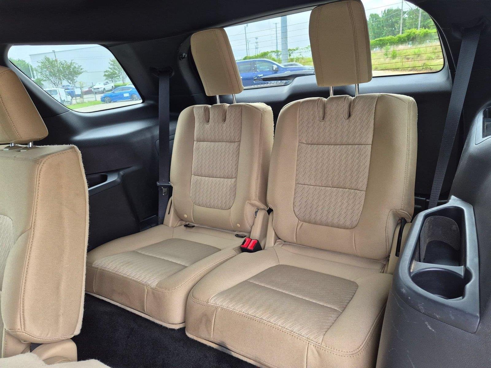 Used 2016 Ruby Red Metallic Tinted Clearcoat Ford Base image 27