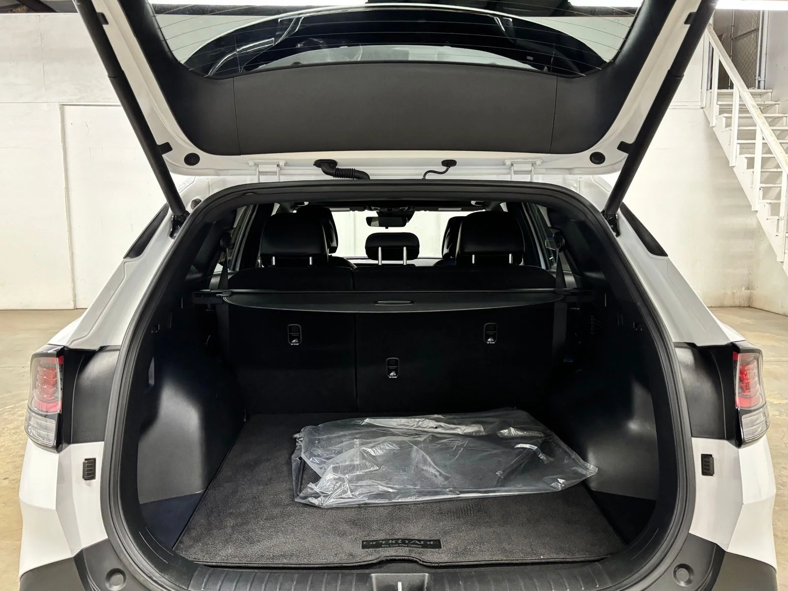 Used 2024 White Kia X-Line image 24