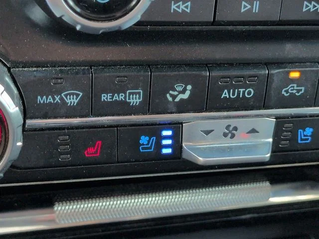 Certified Used 2023 2023 FORD F 150 LARIAT Ford Lariat image 2