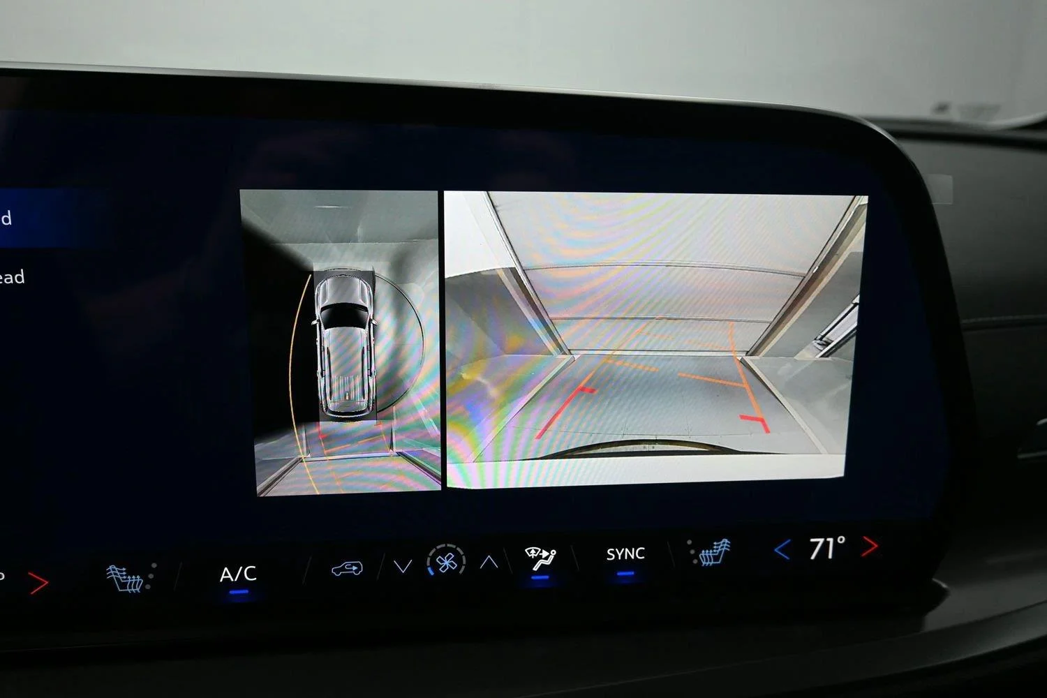 2027 Chevrolet Traverse LT - Photo 28