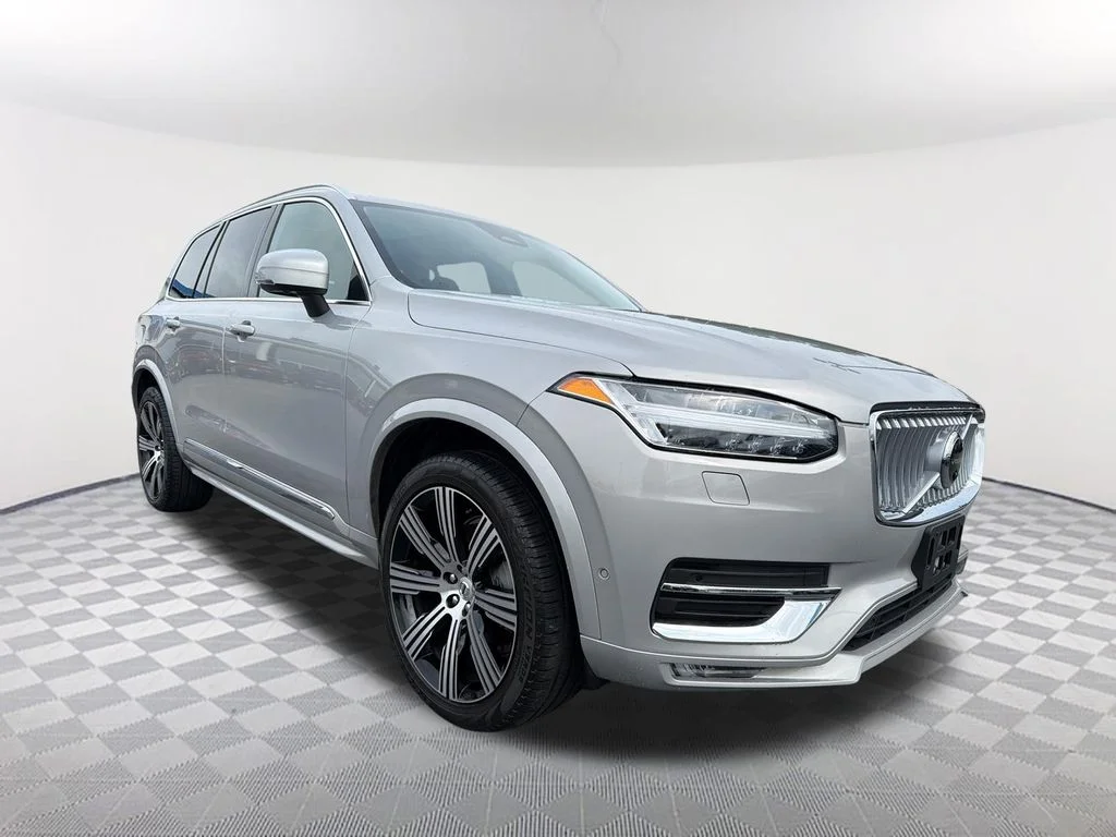 Used 2023 Silver Volvo Ultimate image 3