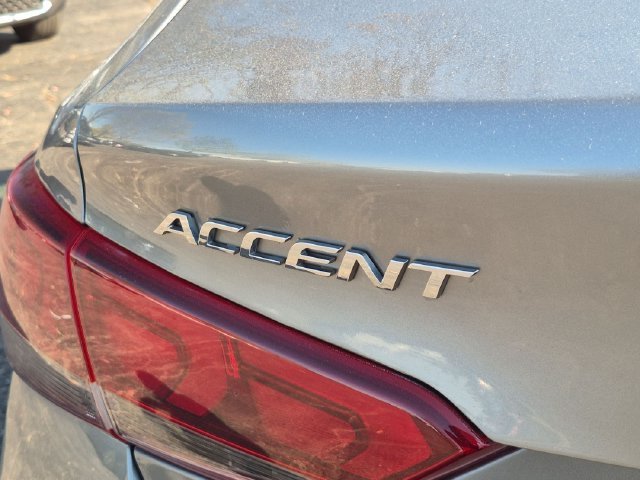 Used 2022 Gray Hyundai SE image 25