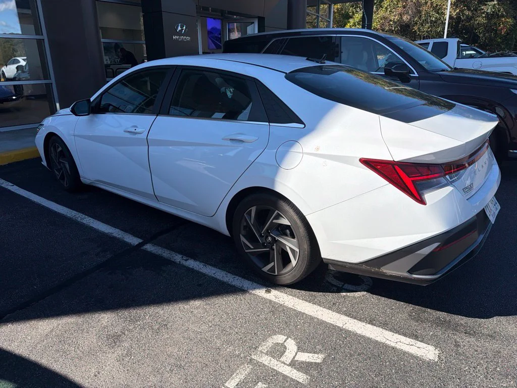 Used 2024 White Hyundai SEL image 2