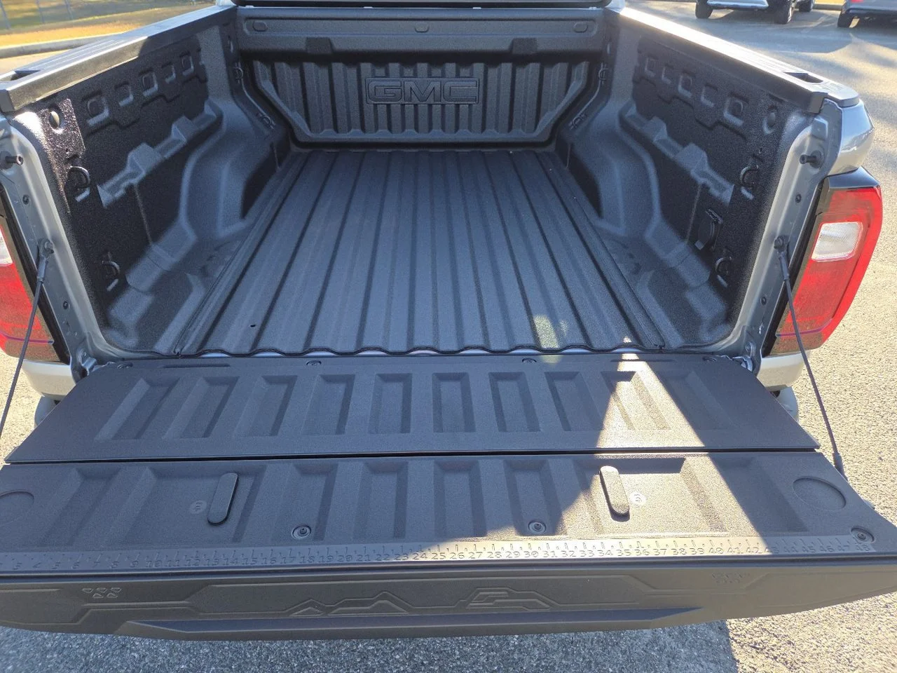 New 2026 Sterling Metallic GMC Elevation image 19