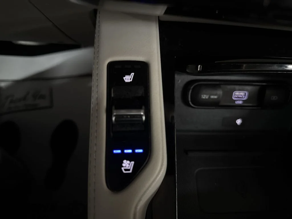 Used 2022 Grey Kia SX image 32