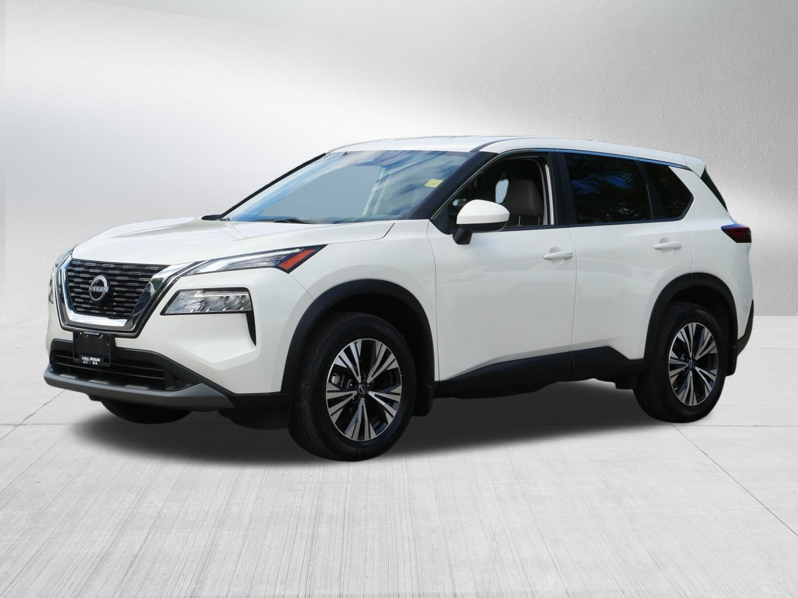 Certified Used 2023 Pearl White Tricoat Nissan SV image 3