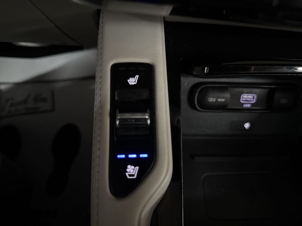 Used 2022 Grey Kia SX image 32