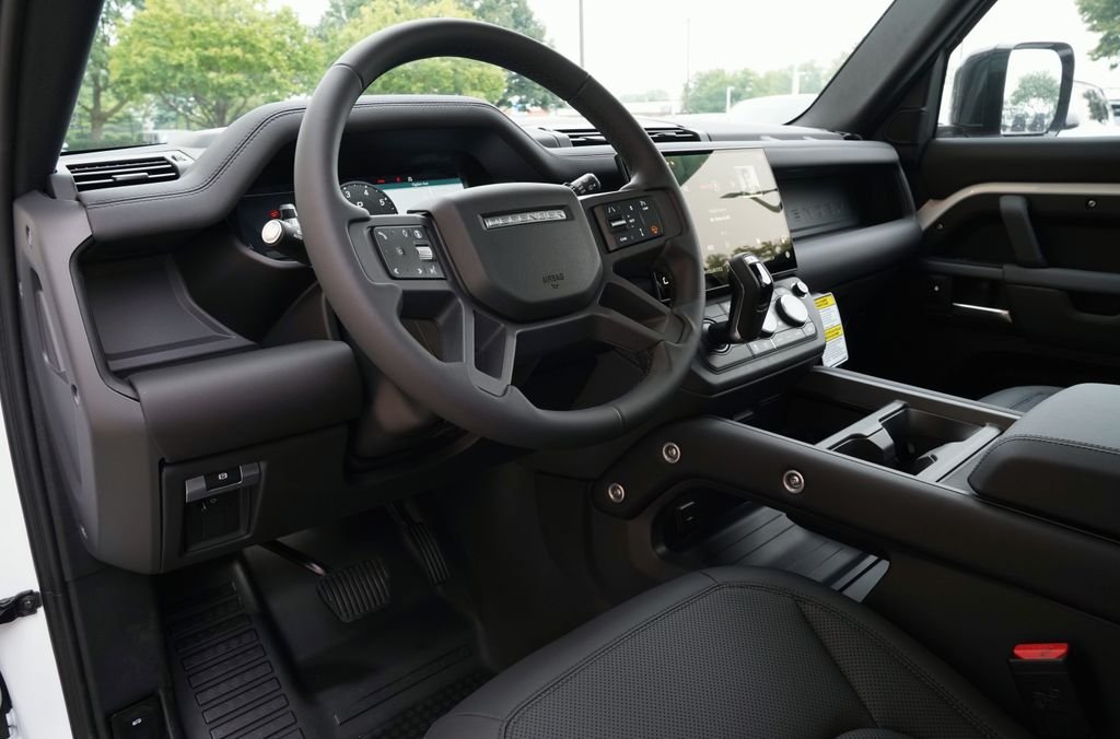 New 2026 Fuji White Land Rover X-Dynamic SE image 14