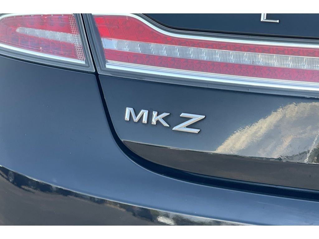 Used 2018 Black Velvet Lincoln Hybrid Reserve image 48
