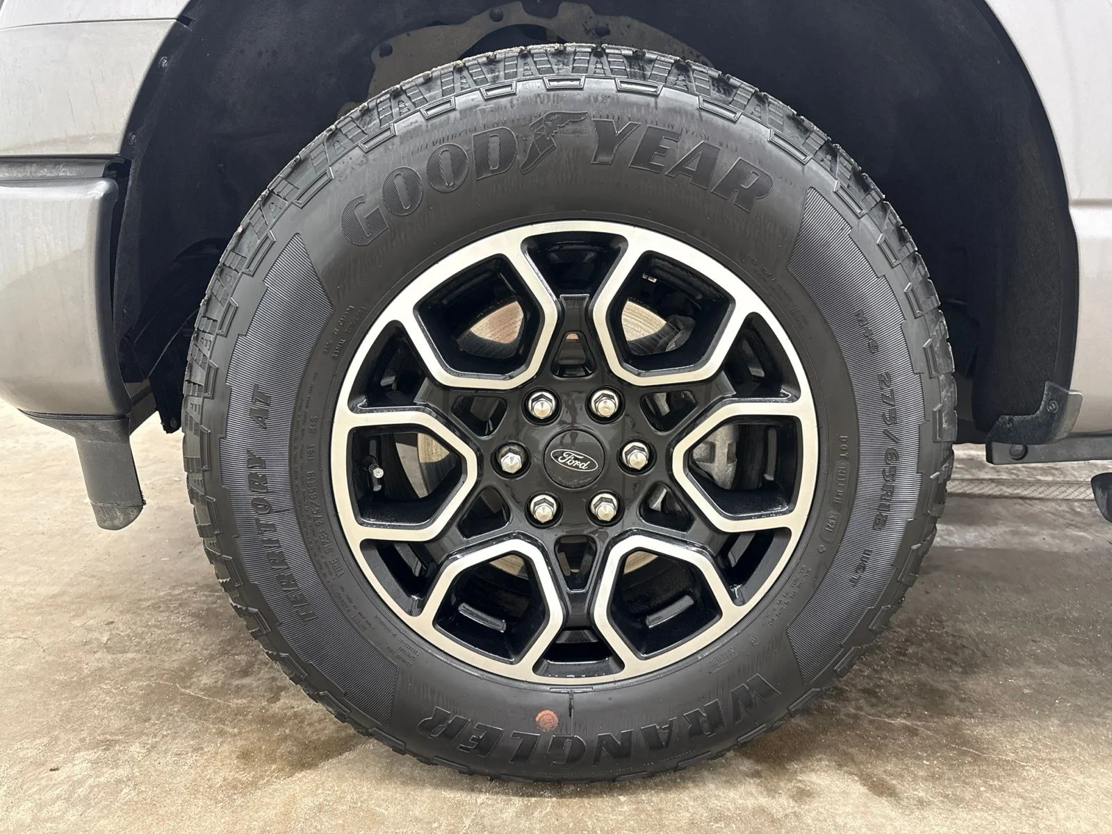 Used 2022 Gray Metallic Ford XLT image 12