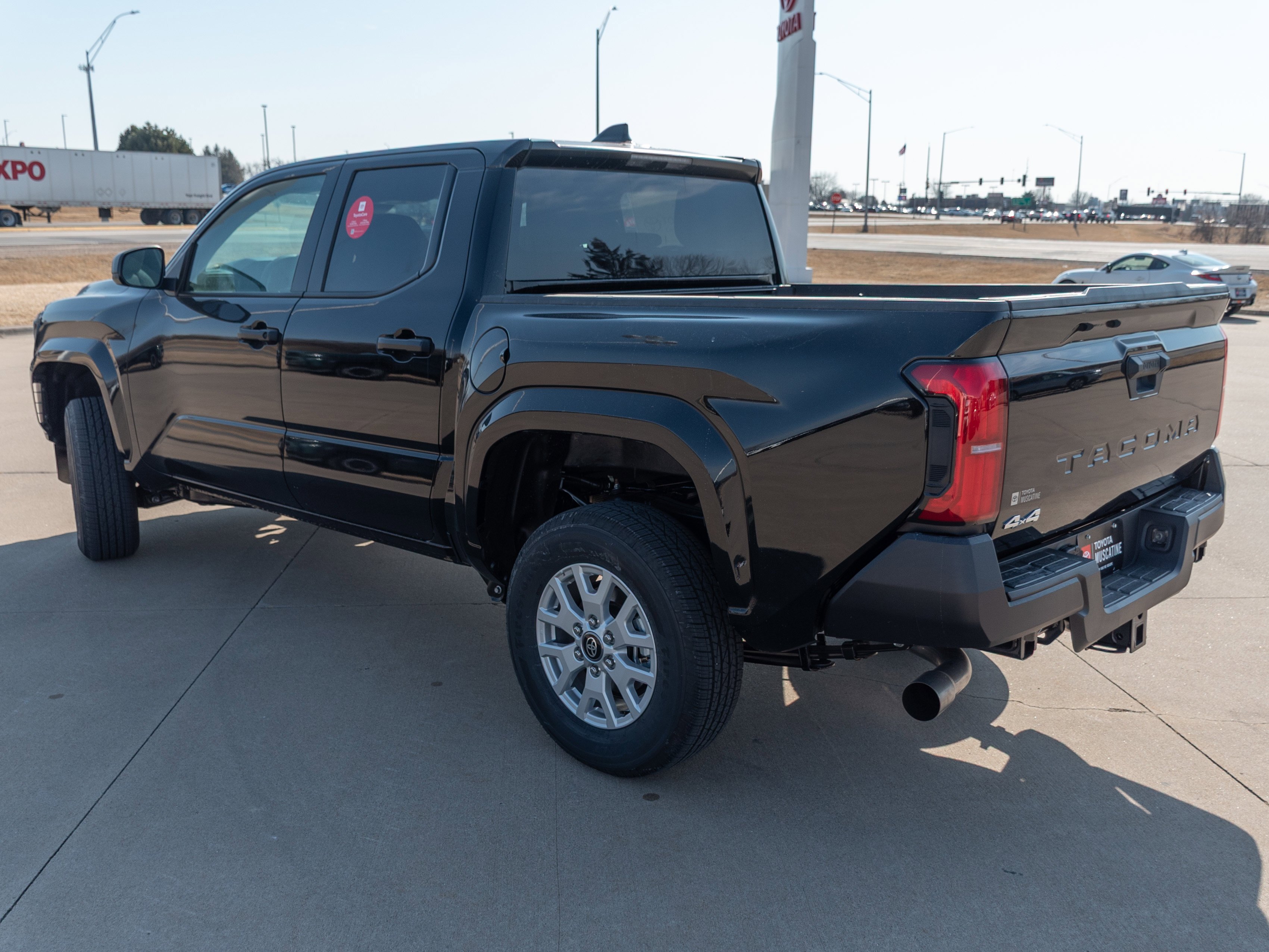 2026 Toyota Tacoma SR - Photo 15