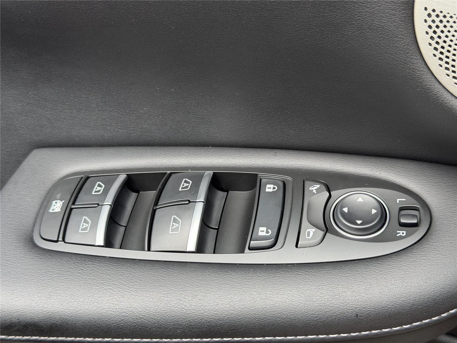 Used 2023 Black Obsidian INFINITI SPORT image 28