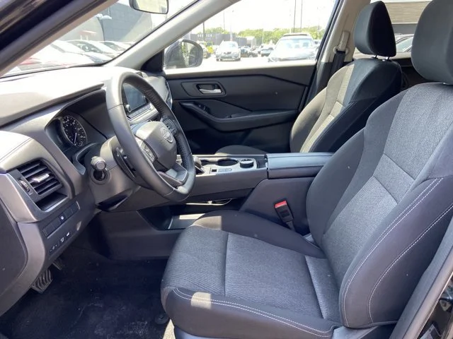 2025 Nissan Rogue SV - Photo 22