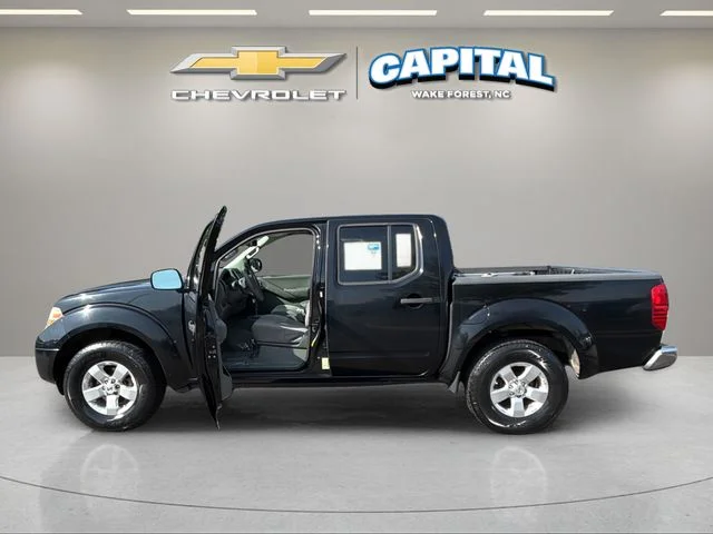 Used 2013 Black Nissan SV image 9