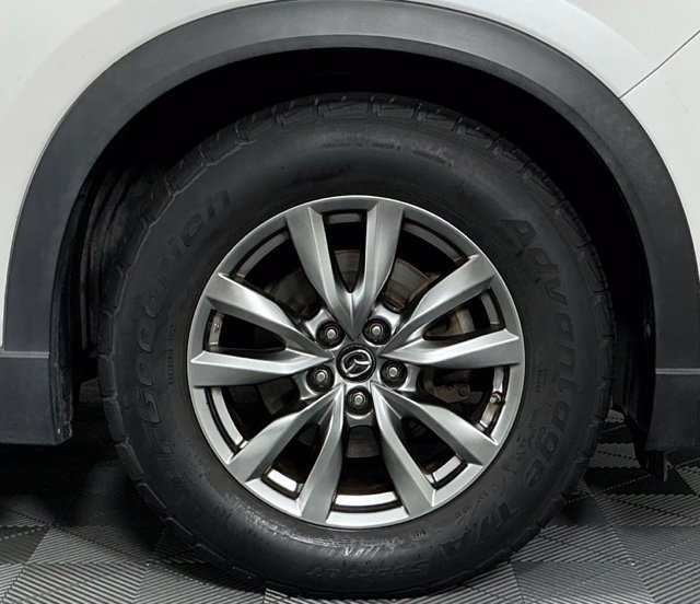 Used 2018 White Mazda Touring image 8
