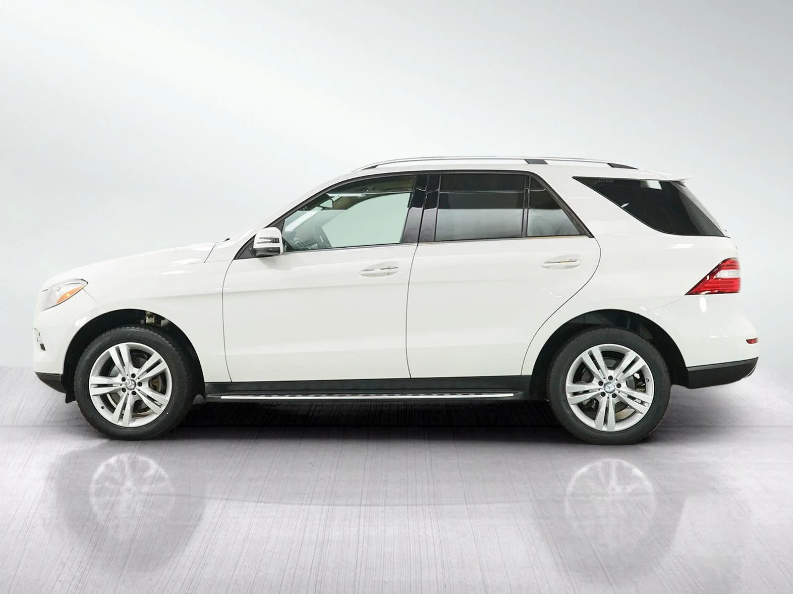 Used 2015 Mercedes-Benz M-Class ML350 with VIN 4JGDA5HB3FA547845 for sale in Wayzata, Minnesota