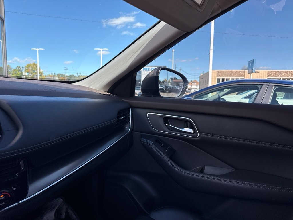 Used 2021 Silver Nissan SV image 8