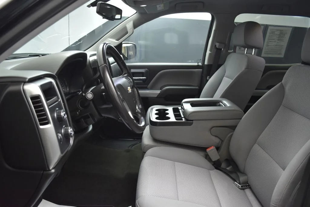 Used 2018 Black Chevrolet LT image 19