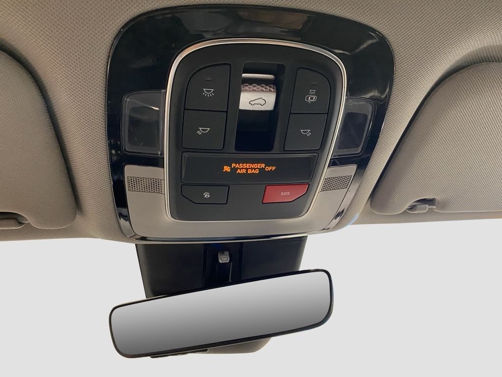 Used 2022 Gray Hyundai SEL image 34