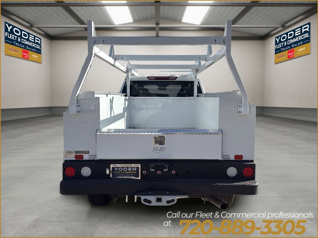 New 2025 Summit White Chevrolet WT image 5