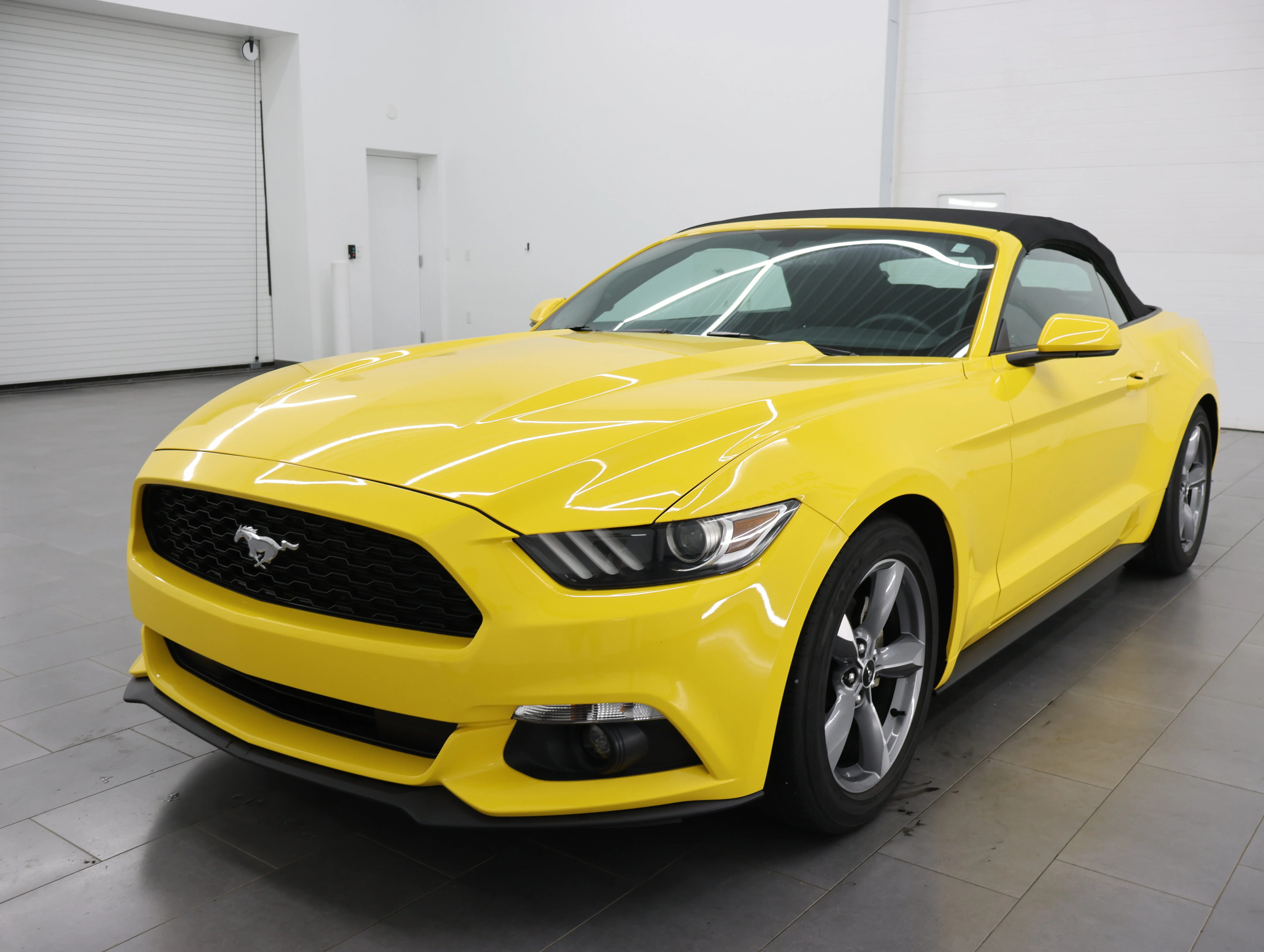 Used 2016 Triple Yellow Tri-Coat Ford V6 image 7