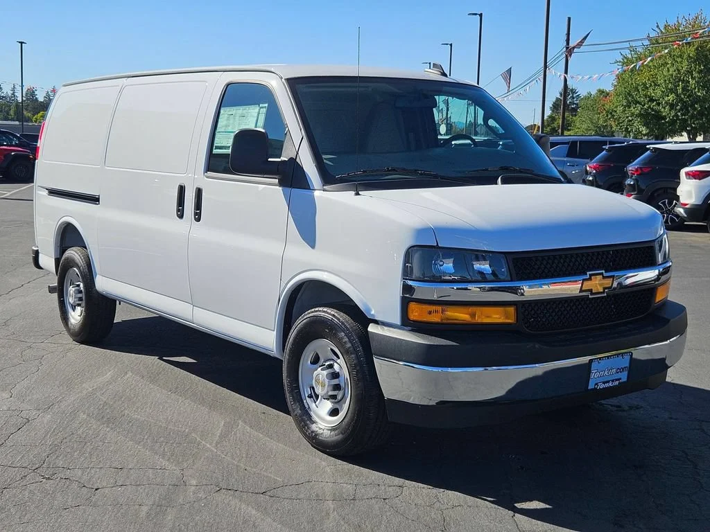 2025 Chevrolet Express Cargo Work Van - Photo 8