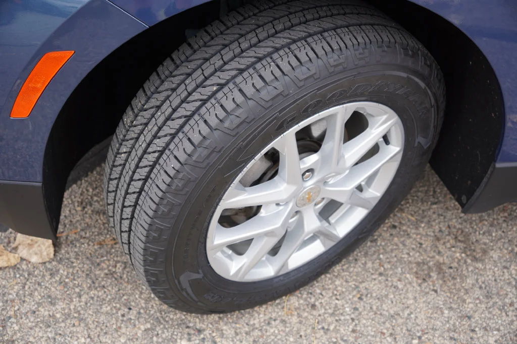 Used 2024 Lakeshore Blue Metallic Chevrolet LT image 13